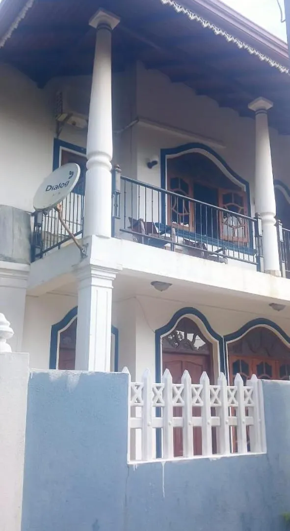 Oviniru Beach Hotel Negombo