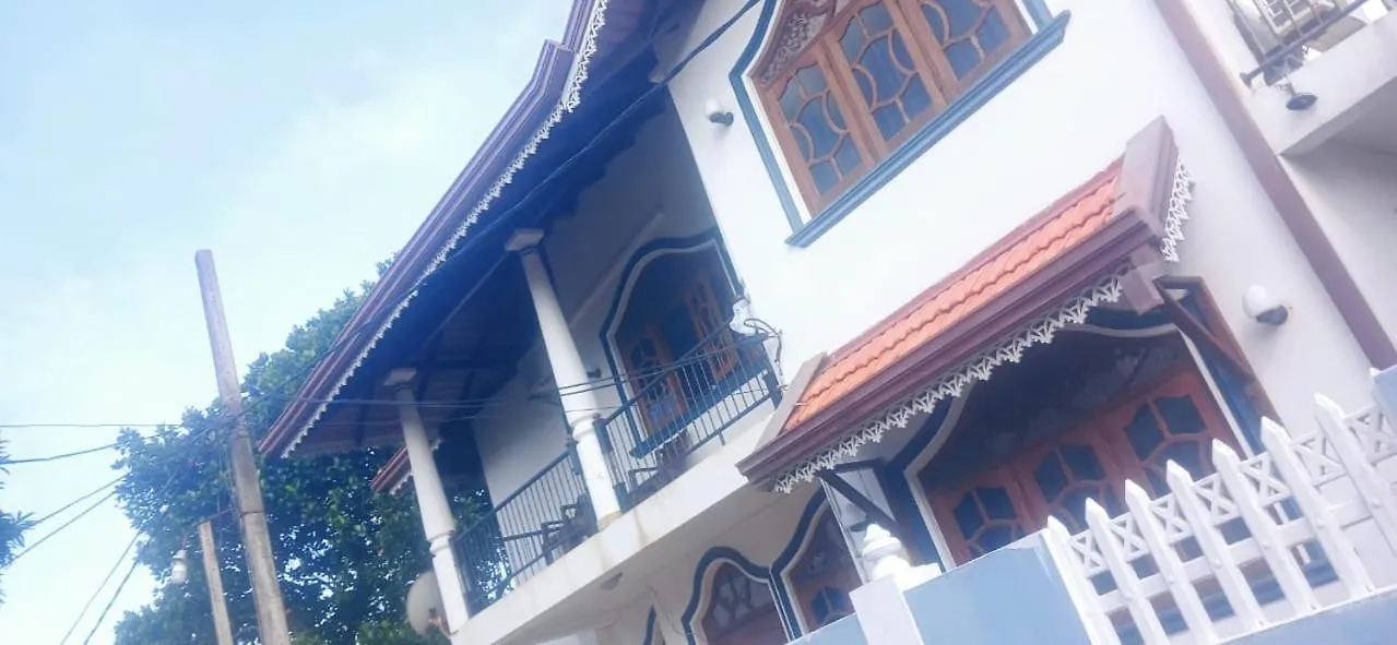 Oviniru Beach Hotel Negombo